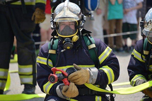 Kto może pracować w straży pożarnej w Zakliczynie?